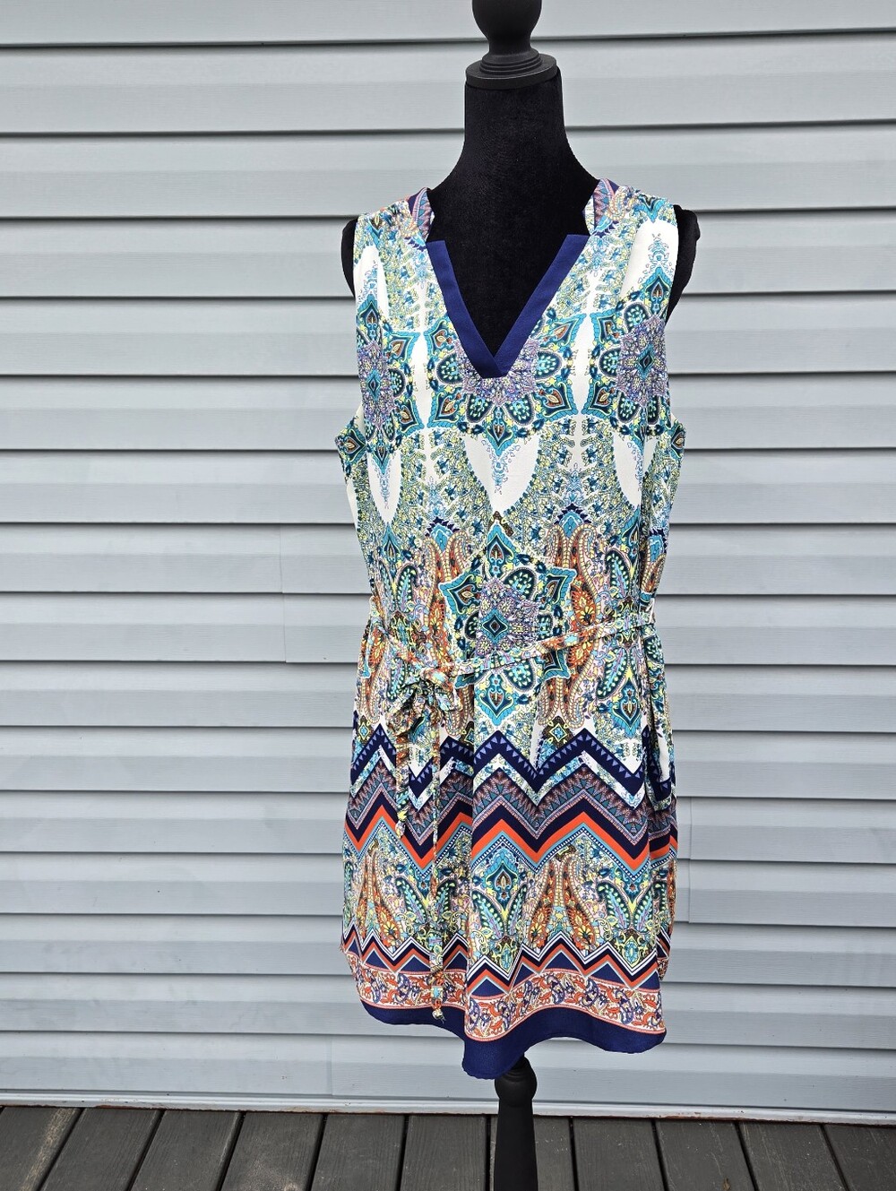 Renee C. Multicolor Boho Paisley V-Neck Dress Chevron Hem Size Large